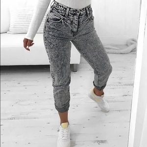 FASHION NOVA ✨ NOT WHO YOU THINK MOM JEANS ✨ ACID WASH BLACK ✨NEW WITH TAGS ✨